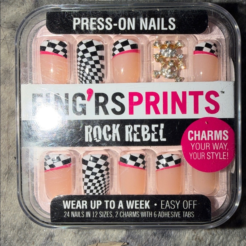2 Sets of Brand New Fing’rs Prints Runway Ready Press On Nails - Picture 3 of 7